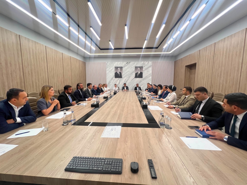 Rəqəmsal İnkişaf və Nəqliyyat Nazirliyi ilə AGTL arasında görüş keçirilib
