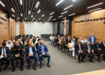 Bakı KOB Evində "Orta Dəhlizin inki...